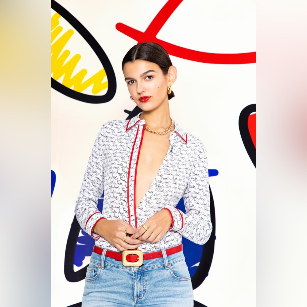 NWT $395 Alice Olivia X Lele Pons Willa Love Print Contrast Piping Silk Blouse